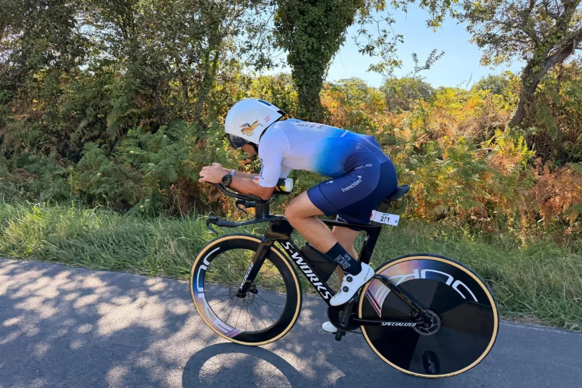 Sébastien Simon en entraînement de vélo